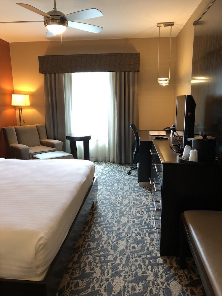 Holiday Inn Express & Suites North Dallas At Preston By Ihg Экстерьер фото