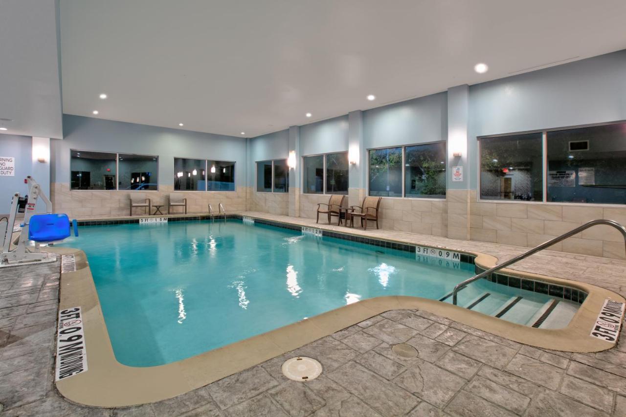 Holiday Inn Express & Suites North Dallas At Preston By Ihg Экстерьер фото